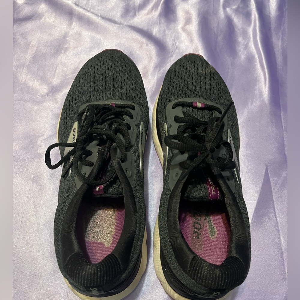 Brookes size 7.5